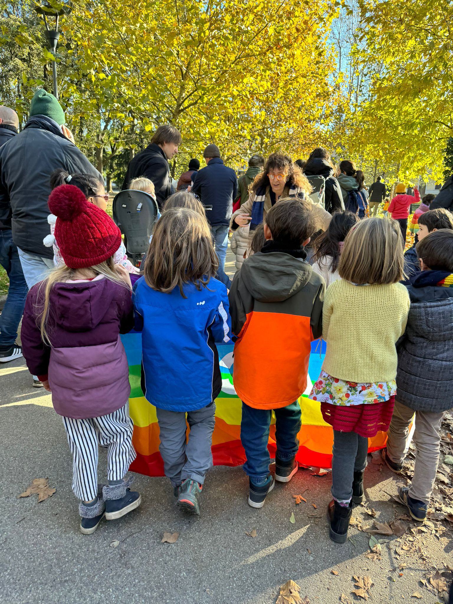 Famiglia con i figli di 5 e 6 anni rischia lo sfratto, il quartiere scende in piazza. “Milano affronti l’emergenza abitativa” Famiglia con i figli di 5 e 6 anni rischia lo sfratto, il quartiere scende in piazza. “Milano affronti l’emergenza abitativa”