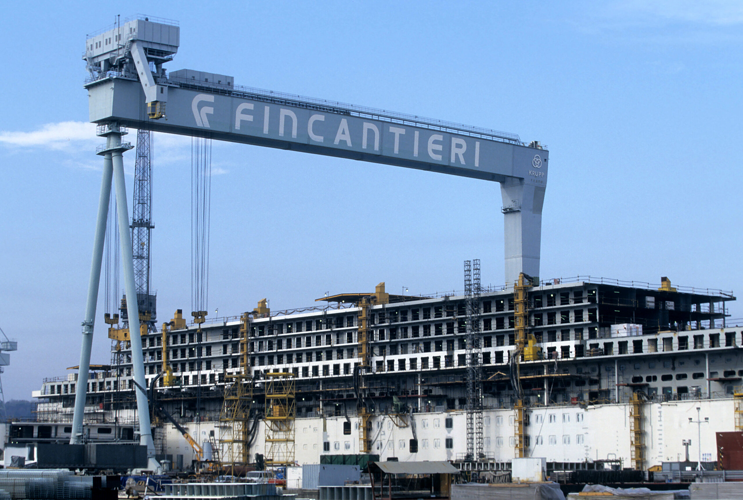 operaio rimane folgorato da una scarica elettrica su una nave in costruzione da Ilfattoquotidiano.it operaio rimane folgorato da una scarica elettrica su una nave in costruzione