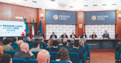 Copertina di Lazio, tutti a Osaka a sbafo: altri 300 mila €. In omaggio cravatte e 67 trolley con le iniziali