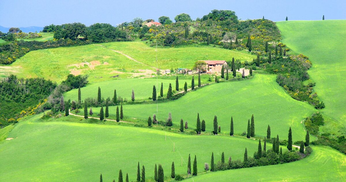 “Potresti suggerirmi un itinerario in Italia, con un budget 600 € per una settimana, partendo da Roma?”: così ChatGpt diventa organizzatrice di viaggi. Ma è una cosa positiva?