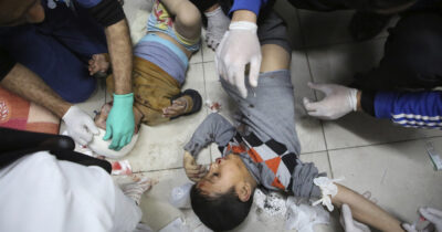 Copertina di Il governo inglese si difende per le armi ad Israele: "Non ci sono prove che sia genocidio"