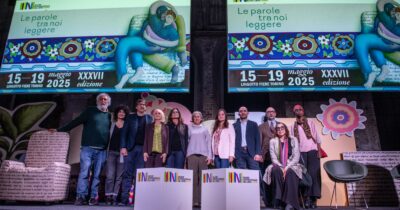Copertina di Al via il Salone del Libro 2025, “La cultura non è né di destra né di sinistra”: il programma e tutti gli ospiti attesi a Torino. Contro la crisi arrivano Zuppi, Ligabue, Reza e Venditti