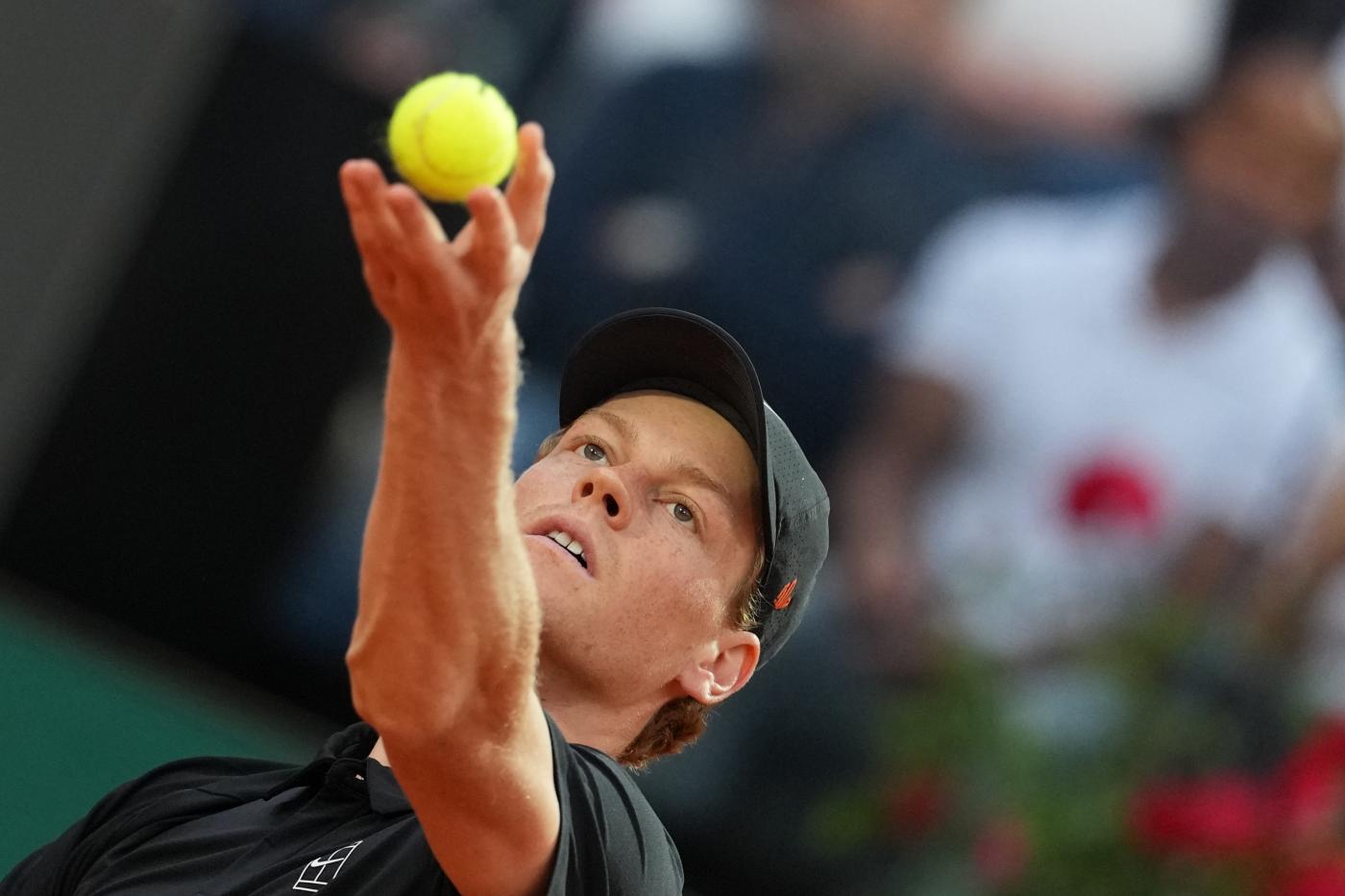 Dominio di Jannik Sinner: spazza via Ruud 6 0, 6 1 e conquista la sua prima semifinale agli Internazionali Dominio di Jannik Sinner: spazza via Ruud 6 0, 6 1 e conquista la sua prima semifinale agli Internazionali