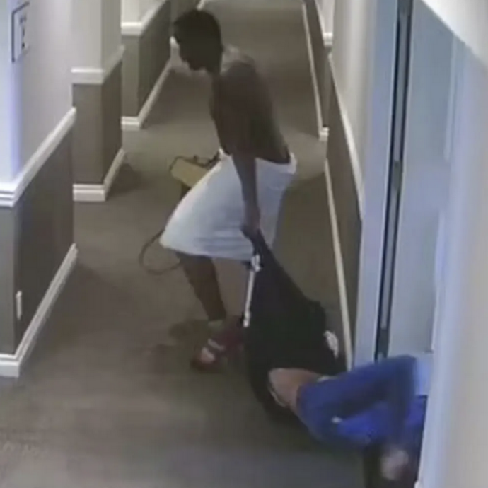 Puff Daddy picchia a sangue l’ex fidanzata Cassie Ventura in albergo – IL VIDEO INTEGRALE