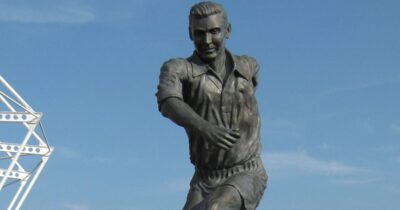 Copertina di Ti ricordi… Wilf Mannion, tutte le vite (e le guerre) del primo Golden boy nella storia del calcio