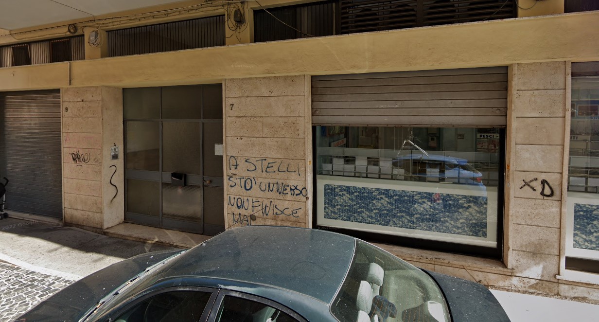 Uomo accoltella la compagna a Civitavecchia, poi va in caserma e si costituisce Uomo accoltella la compagna a Civitavecchia, poi va in caserma e si costituisce