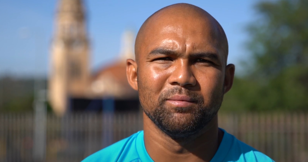 Cornal Hendricks morto a 37 anni per un infarto. L’ex giocatore di rugby aveva una patologia cardiaca Cornal Hendricks morto a 37 anni per un infarto. L’ex giocatore di rugby aveva una patologia cardiaca