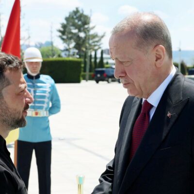 Copertina di Istanbul, via ai negoziati sull’Ucraina senza Putin né Zelensky