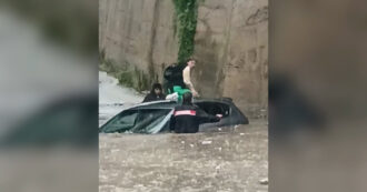 Copertina di Paura nel Palermitano, donna rimane bloccata con l’auto nel sottopasso allagato: salvata dai carabinieri – Video
