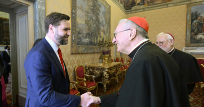 Copertina di Parolin: "Vaticano al lavoro per incontro tra il papa e il vicepresidente Usa Vance"