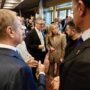 Copertina di Meloni assente al vertice dei “volenterosi” a Tirana: “Noi contro l’invio di truppe, coerenza”. Macron: “Falso, si è parlato di cessate il fuoco”