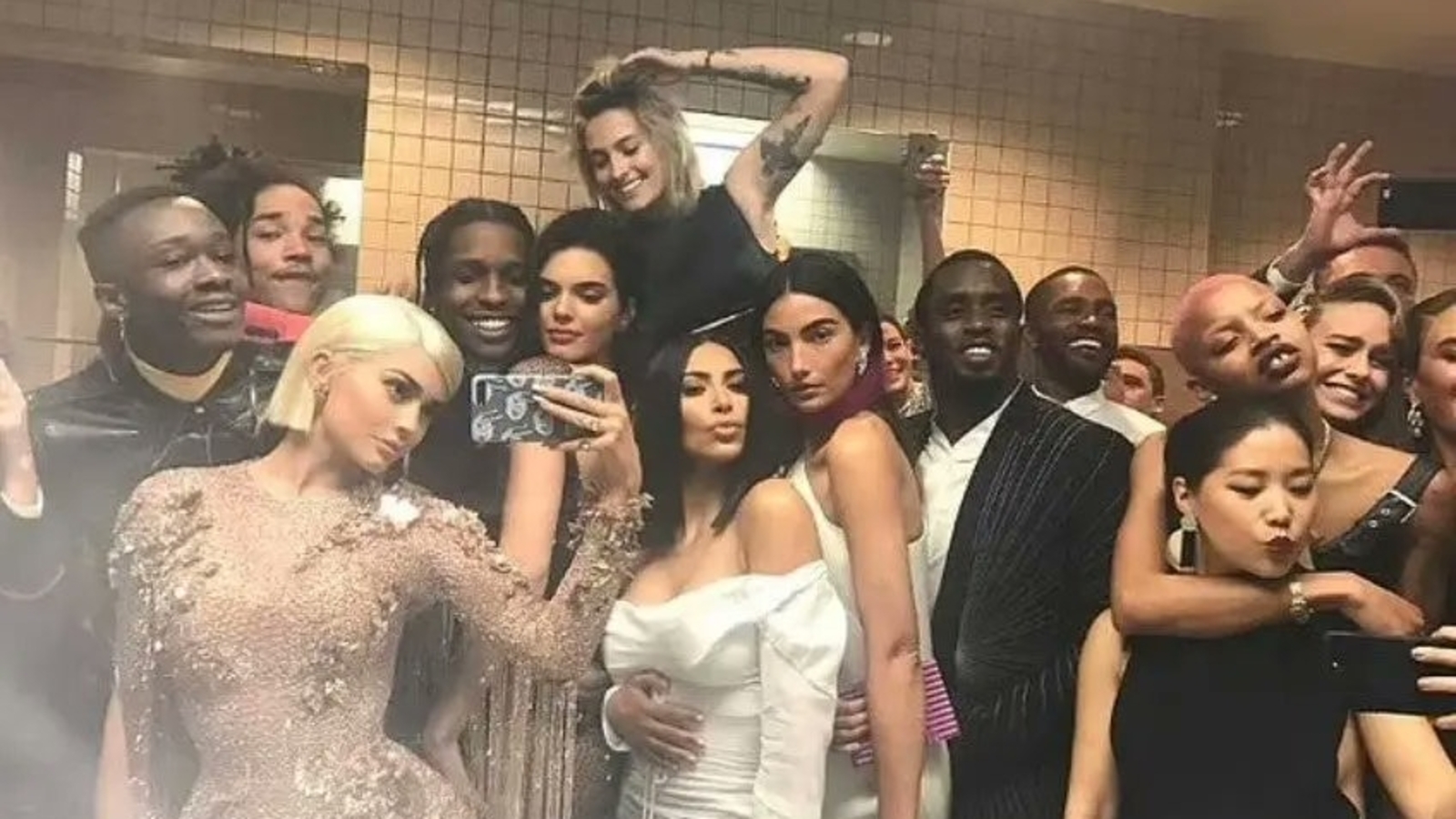 ho visto puff daddy che si strusciava con una delle sorelle kardashian nel bagno del met gala lo rivela la giornalista americana megyn kelly