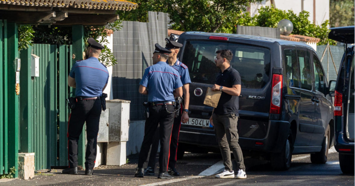 omicidio stefania camboni a fregene ritrovati coltello maglietta con sangue e telefono