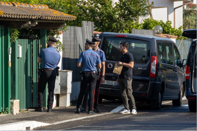 15 coltellate nel sonno, poi il tentativo di simulare una rapina. Svolta nell’omicidio di Stefania Camboni a Fregene: arrestata la compagna del figlio 15 coltellate nel sonno, poi il tentativo di simulare una rapina. Svolta nell’omicidio di Stefania Camboni a Fregene: arrestata la compagna del figlio