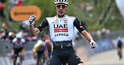 Copertina di Giro d’Italia, Ayuso vince il primo arrivo in salita. Roglic maglia rosa – La nuova classifica
