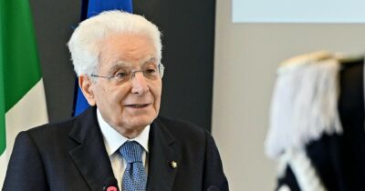 Copertina di Mattarella annulla Daspo dei vigili a un mendicante