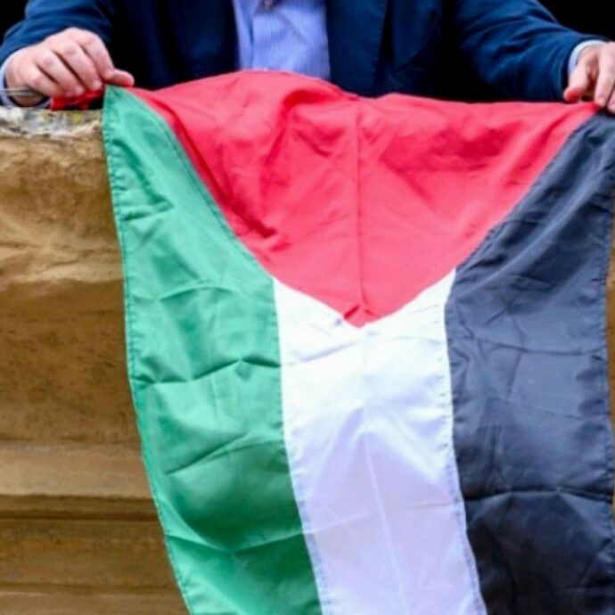 “La Palestina esiste nella vita ed esiste nella morte”, la bandiera sbarca a Venezia grazie alla Global Sumud Italia