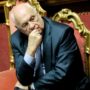 Copertina di Il ministro Nordio si vanta: “Con la mia riforma a Milano hanno evitato le manette”. Il sovraffollamento carcerario? “Evita i suicidi”