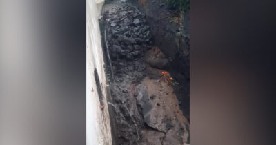 Copertina di Fiumi di acqua e detriti enormi: disagi a Stromboli dopo le piogge. Le impressionanti immagini