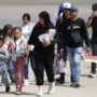 Copertina di Usa, sconfitta giudiziaria per Trump: la Corte suprema blocca l’uso della legge di guerra per deportare i migranti