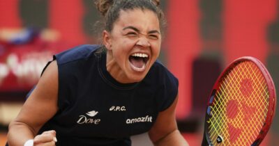Copertina di Jasmine Paolini, sorriso e tenacia: dalla Garfagnana all’oro olimpico in coppia con Errani, chi è la campionessa degli Internazionali
