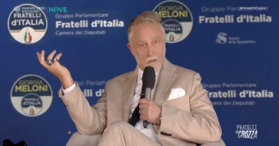 Copertina di “Nanni Moretti di destra e Garrone cresciuto a Casapound”, Crozza-Giuli è uno spasso. E vuole cambiare la cultura italiana