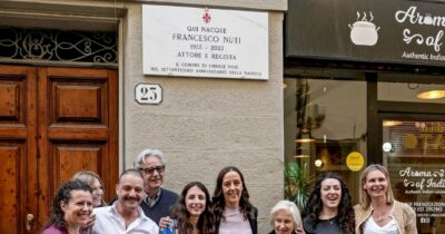 Copertina di Francesco Nuti, targa su casa natale ma è quella sbagliata
