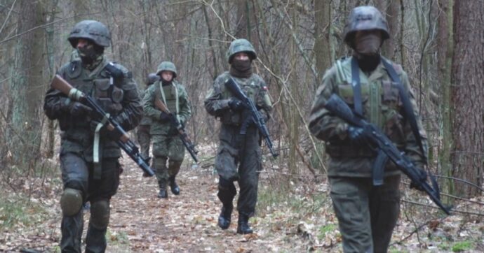 Polonia, in gita col moschetto: novantamila studenti a lezione di guerriglia