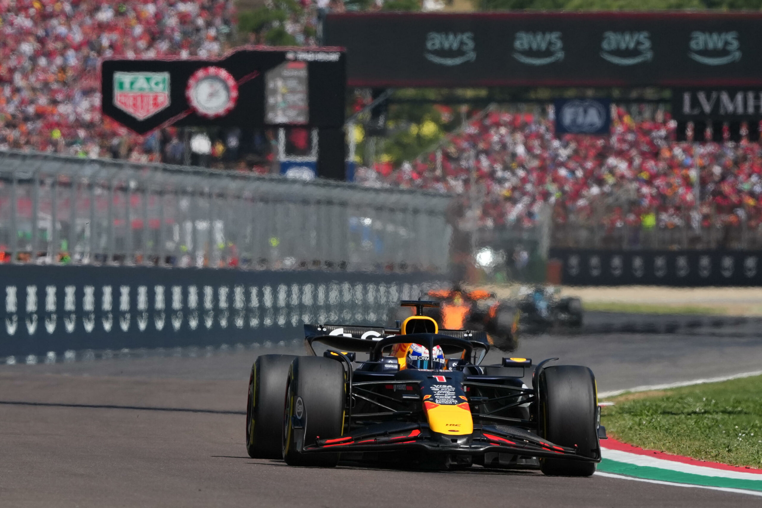 F1, Gp Imola: Verstappen vince davanti alle McLaren. Hamilton sfiora il podio F1, Gp Imola: Verstappen vince davanti alle McLaren. Hamilton sfiora il podio