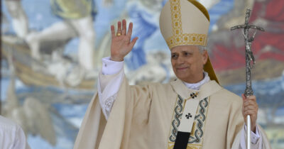 Copertina di Chi c’era in Vaticano per Leone XIV: il presidente di Israele (ma non Netanyahu), Vance e Zelensky. La ministra di Putin? Problemi con l’aereo