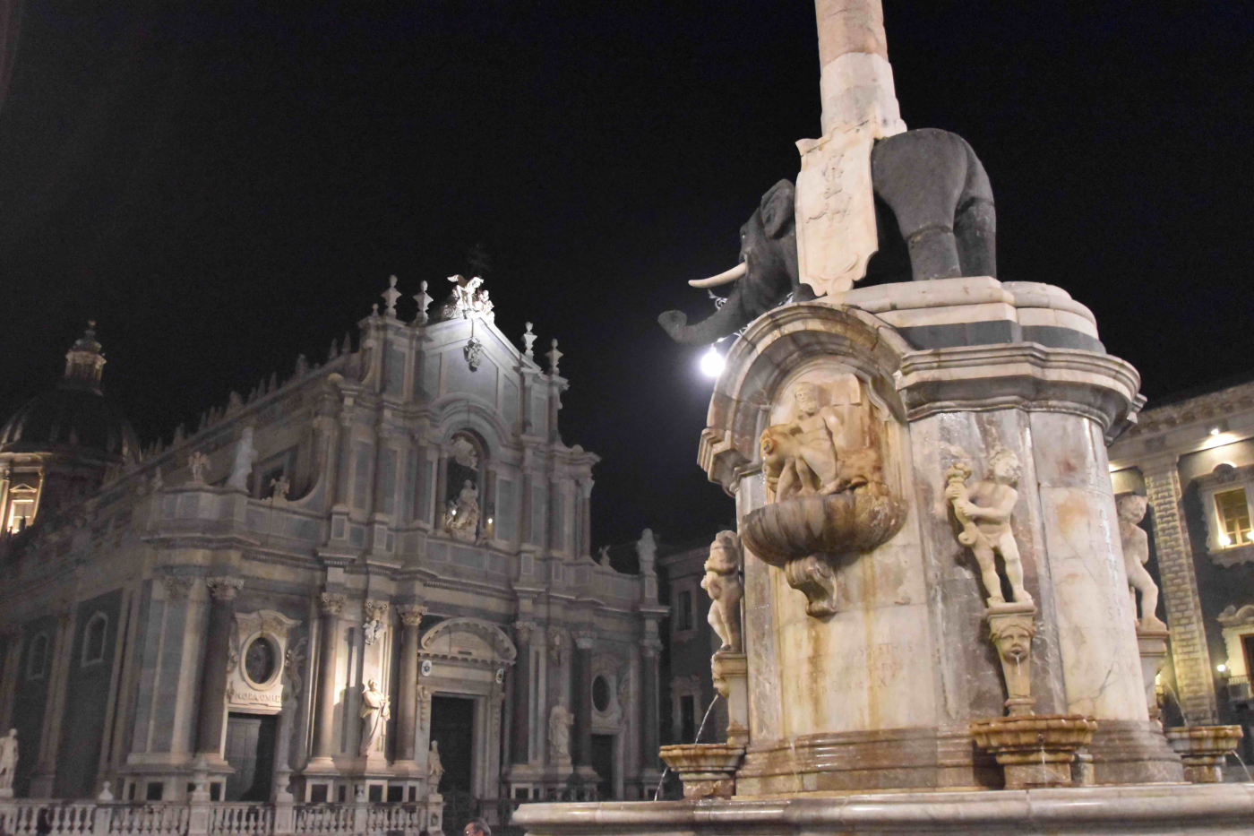 Si tuffa in mare per recuperare un pallone ma non risale dall’acqua: morto 19enne a Catania Si tuffa in mare per recuperare un pallone ma non risale dall’acqua: morto 19enne a Catania