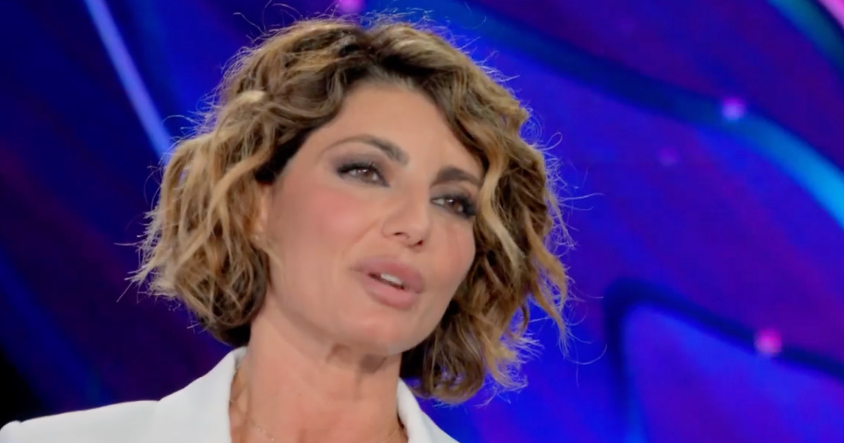 “Sono arrivata a pesare 44 chili e quando mi guardavo allo specchio pensavo ‘ancora un pochino’. Ero entrata in un trip sbagliato”: Samanta Togni si racconta a “Verissimo” “Sono arrivata a pesare 44 chili e quando mi guardavo allo specchio pensavo ‘ancora un pochino’. Ero entrata in un trip sbagliato”: Samanta Togni si racconta a “Verissimo”