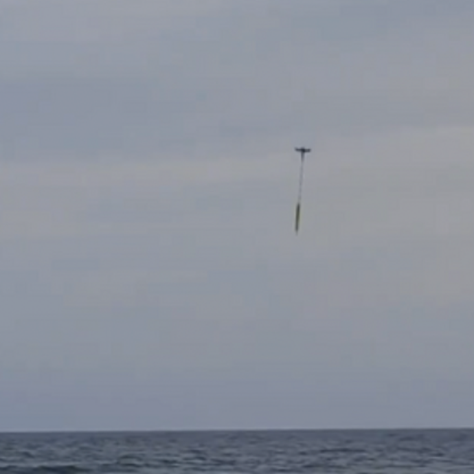 Rischia di affogare trascinata dalla corrente, un pescatore la salva con l’aiuto del suo drone: le incredibili immagini – VIDEO
