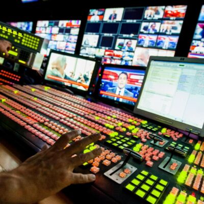 Copertina di Par condicio boomerang: così silenzia i 5 referendum nei talk