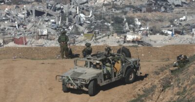 Copertina di Inizia l’offensiva di terra israeliana nella Striscia, negoziati in stallo