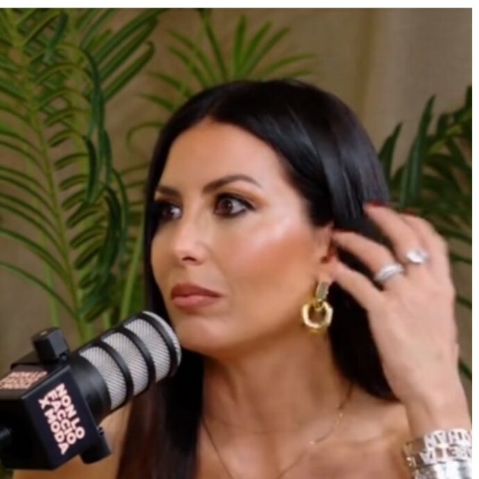 “Una mia grande amica ci ha provato con Briatore, sono quasi svenuta. Nel sonno ho preso il suo dito e ho sbloccato i messaggi”: la confessione di Elisabetta Gregoraci
