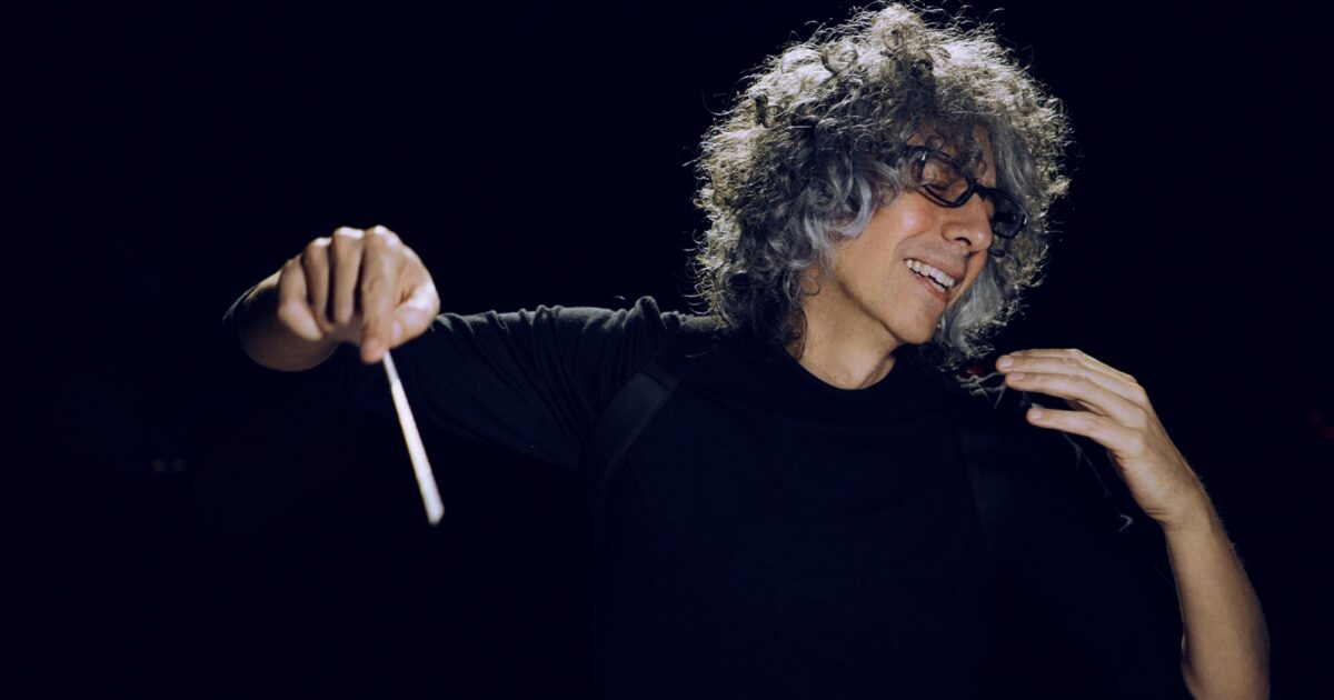 “Avevo metastasi ossee in tutto il corpo: al femore, al bacino, al cranio. Mi è tremata la terra sotto ai piedi”: il racconto di Giovanni Allevi