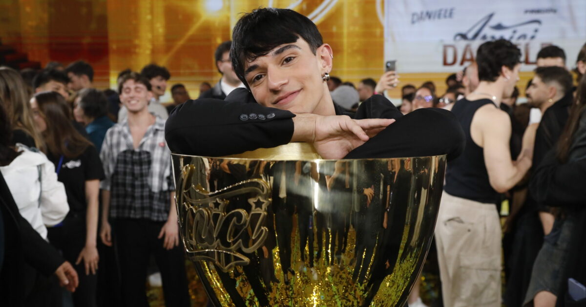 Amici 24, vince Daniele Doria: il ballerino sbaraglia la concorrenza di TrigNO: “È un momento magico e a mio fratello dico: ce l’abbiamo fatta!”