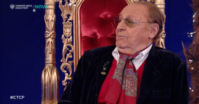 Copertina di Renzo Arbore e l’aneddoto su Pertini: “Paolo Guzzanti lo imitava perfettamente, mi fece una telefonata di complimenti e io ci sono cascato…”