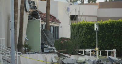 Copertina di Bomba esplode davanti a una clinica per la fecondazione assistita in California: 5 feriti, morto l’attentatore ‘antinatalista’