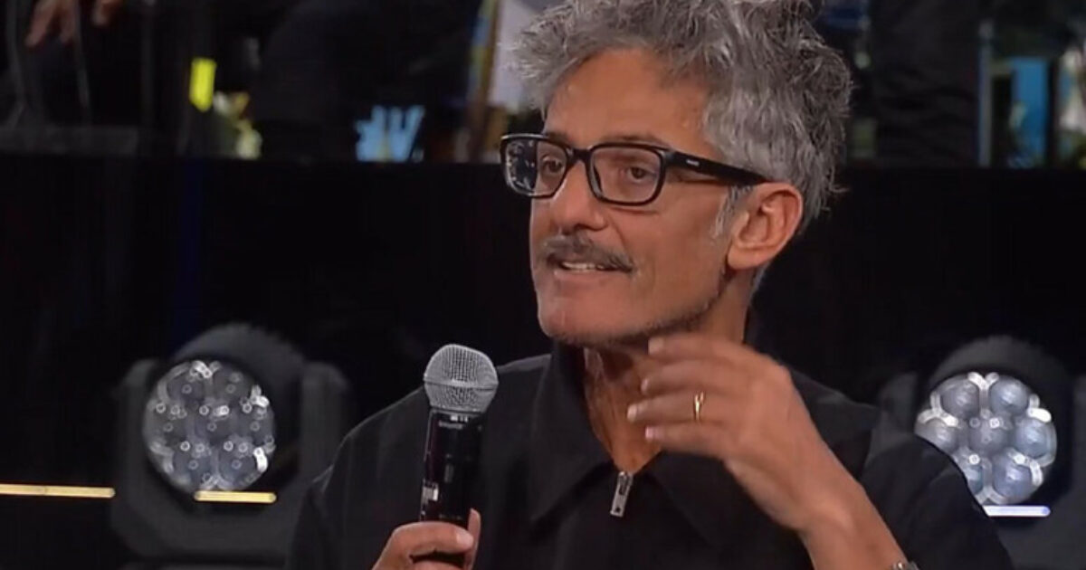 Fiorello torna in onda a sorpresa su Radio 2 con “La Pennincanza”: “Perché a quest’ora di solito mi faccio una pennica”