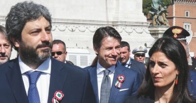 Copertina di 5Stelle, ecco le nuove regole sui 3 mandati. Oggi Conte riunisce il Consiglio nazionale
