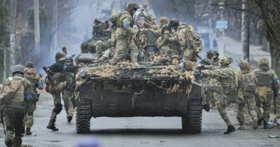 Copertina di Ucraina, Jeffrey Sachs: “L’accordo ora è davvero possibile, ma  gli europei non devono ostacolarlo”