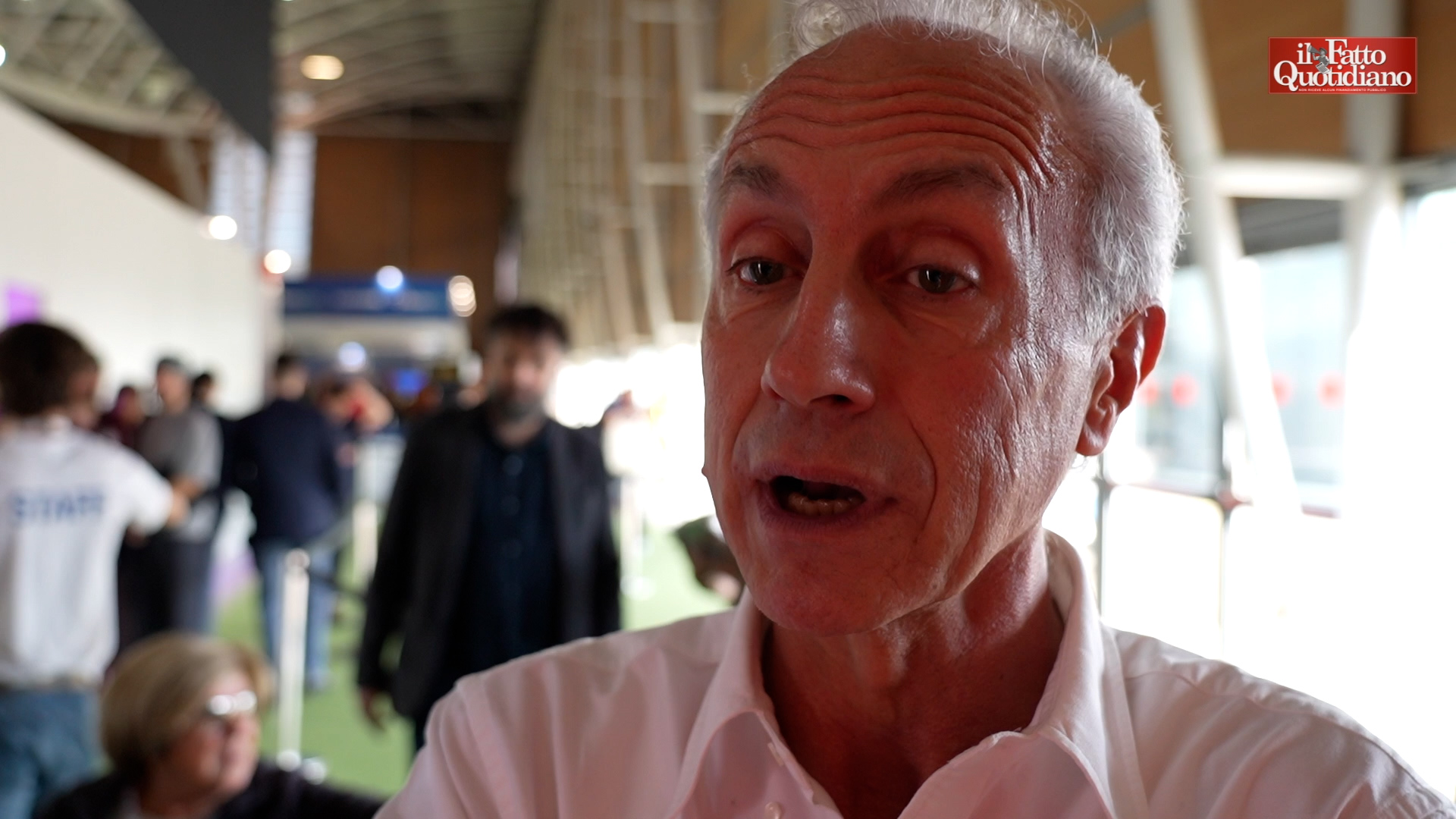 travaglio presenta al salone del libro ucraina russia e nato in poche parole i ‘volenterosi dei sabotatori guerrafondai