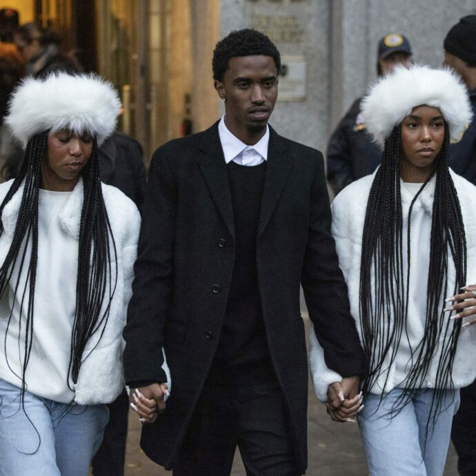 Le gemelle Jessie e D’Lila al processo del padre Puff Daddy si vestono eleganti per il ballo di fine anno e fuggono via dall’aula del tribunale