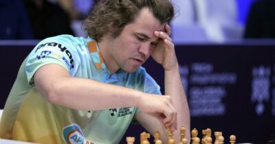 Copertina di Il mondo ferma Magnus Carlsen: la leggenda degli scacchi costretta alla patta in una partita epica contro 143mila persone