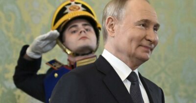 Copertina di Ucraina, Zelensky: “La Russia cerca di prendere tempo”. Kallas (Ue): “Gli Usa facciano forte pressione su Mosca”