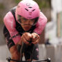 Copertina di Giro d’Italia sempre più incerto dopo la cronometro Lucca-Pisa: recuperano Ayuso e Roglic | La nuova classifica