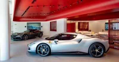 Copertina di Ferrari, la nuova Corporate Identity debutta allo showroom Samocar di Roma