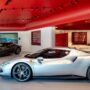 Copertina di Ferrari, la nuova Corporate Identity debutta allo showroom Samocar di Roma